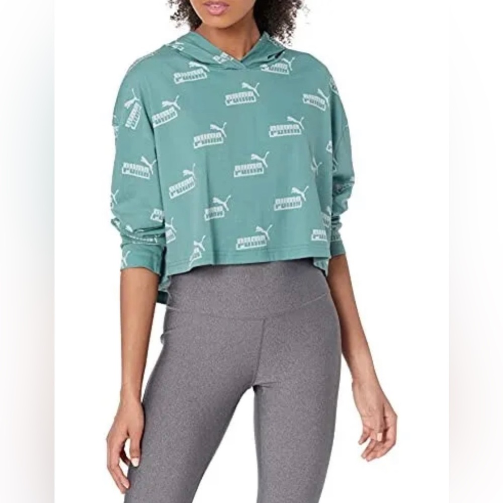 NEW WITH TAGS! 🏷️ Amplified Hoodie Crop Women’s Relaxed Fit, Blue Spruce